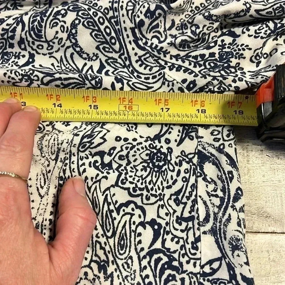 ALTARD STATE Womens LONG SLEEVE SHIRT top blouse Paisley white blue Rayon v-neck - Picture 7 of 8